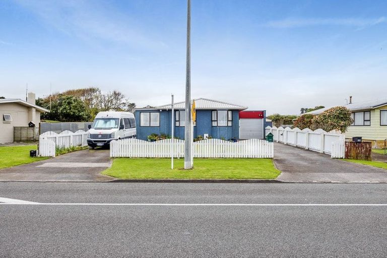 Photo of property in 193 Tasman Street, Opunake, 4616