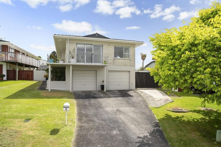 Photo of property in 6 Bodi Place, Te Atatu South, Auckland, 0610