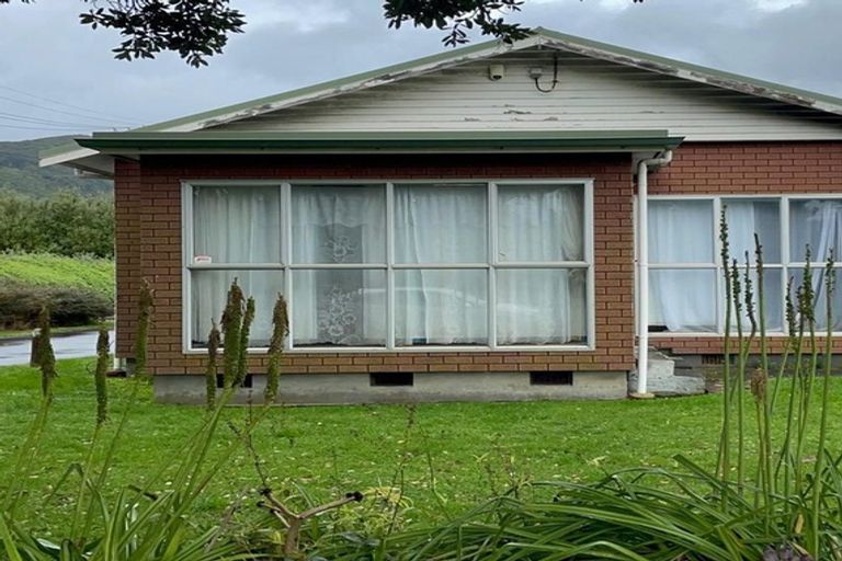 Photo of property in 45 Cambridge Terrace, Waiwhetu, Lower Hutt, 5010
