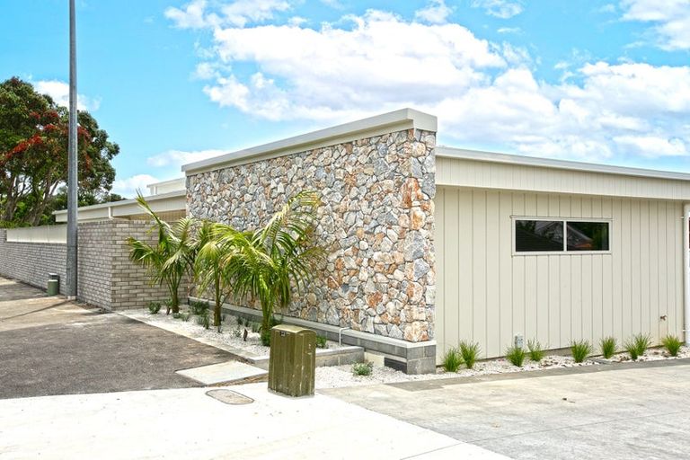 Photo of property in 63 Mangorei Road, Strandon, New Plymouth, 4312