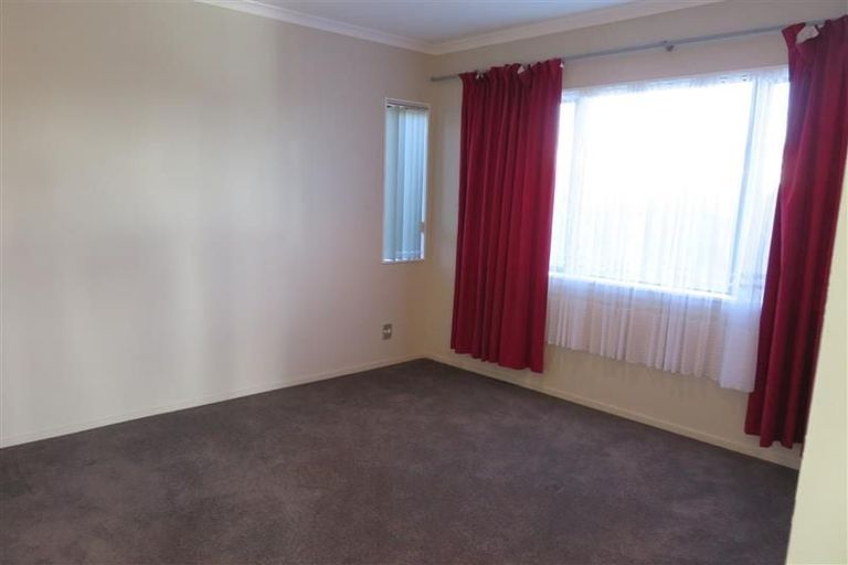 Photo of property in 12 Bonny Crescent, Massey, Auckland, 0614