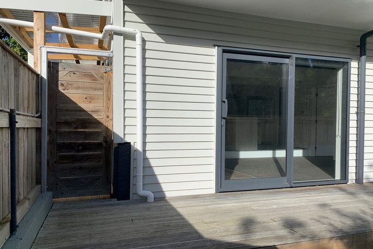 Photo of property in 66 Newlands Road, Newlands, Wellington, 6037