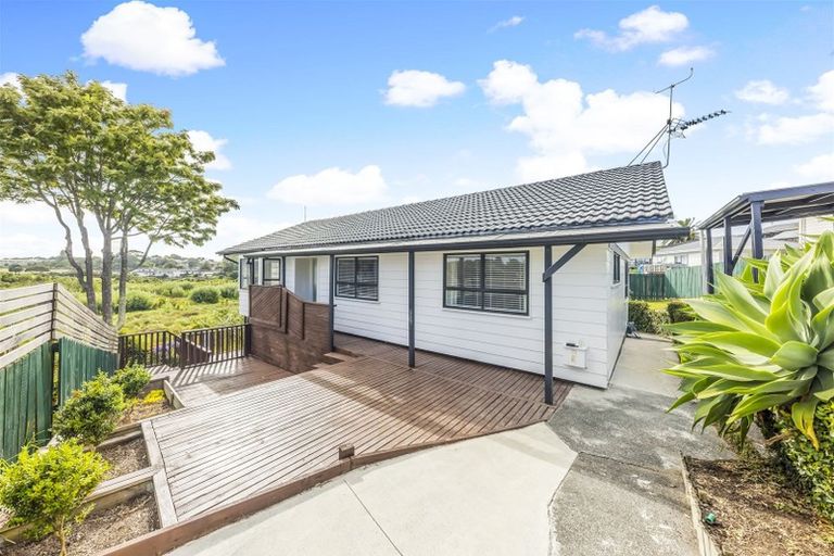 Photo of property in 36 Lendenfeld Drive, Papatoetoe, Auckland, 2025