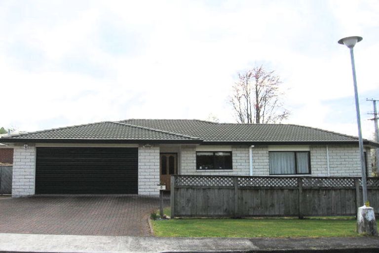Photo of property in 1 Tirita Street, Kawaha Point, Rotorua, 3010