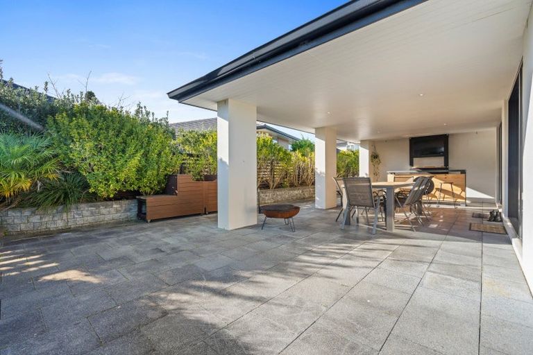 Photo of property in 16 Stace Hopper Drive, One Tree Point, 0118