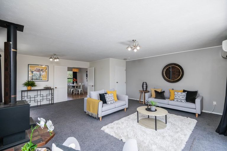 Photo of property in 16 Dominica Crescent, Grenada Village, Wellington, 6037