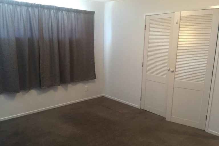 Photo of property in 2/26 Navigator Place, Papatoetoe, Auckland, 2025