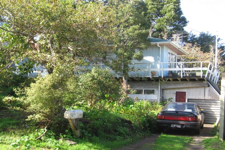 Photo of property in 76 Kauri Point Road, Laingholm, Auckland, 0604