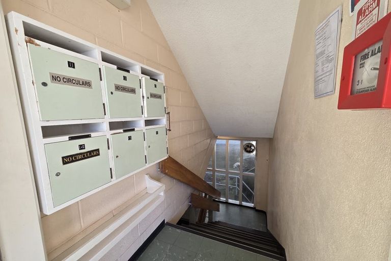 Photo of property in Churchill Flats, 213 The Terrace, Wellington Central, Wellington, 6011