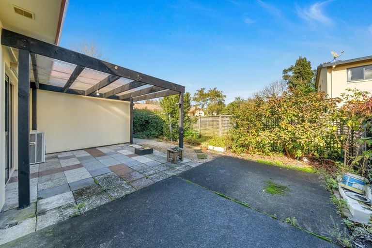 Photo of property in 2 Lockington Avenue, Henderson, Auckland, 0612