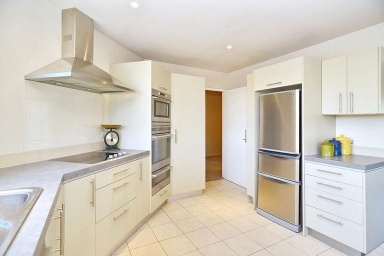 Photo of property in 45 Wilsons Road, Saint Martins, Christchurch, 8022