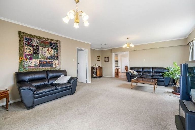 Photo of property in 230 Avonhead Road, Avonhead, Christchurch, 8042