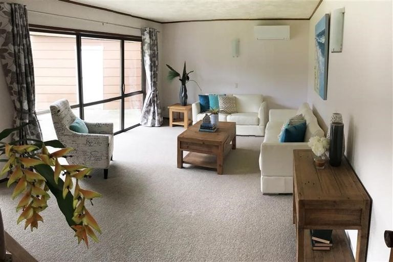 Photo of property in 4/4 Beach Road, Orewa, 0931