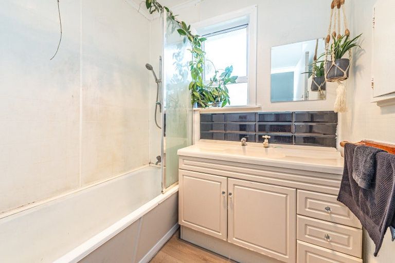 Photo of property in 51 Thatcher Street, Castlecliff, Whanganui, 4501