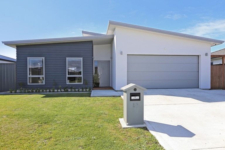 Photo of property in 12 Manganui Place, Te Awa, Napier, 4110