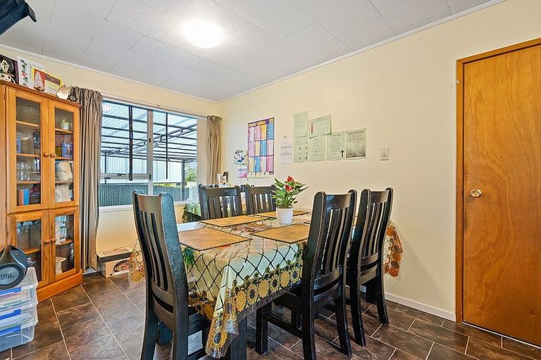 Photo of property in 35 Kindergarten Drive, Conifer Grove, Takanini, 2112