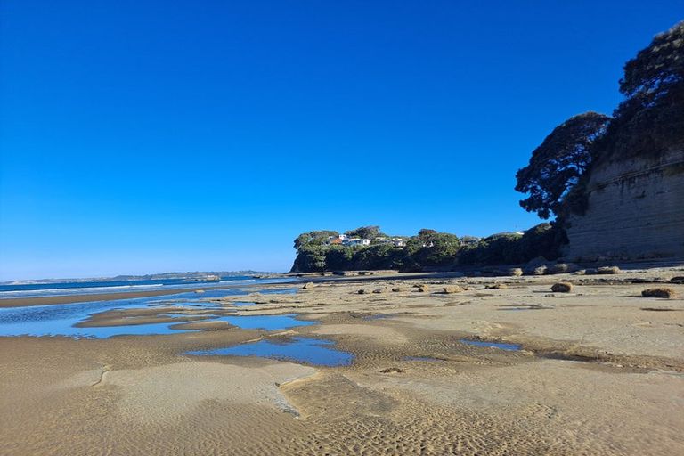 Photo of property in 32 Rosario Crescent, Red Beach, 0932