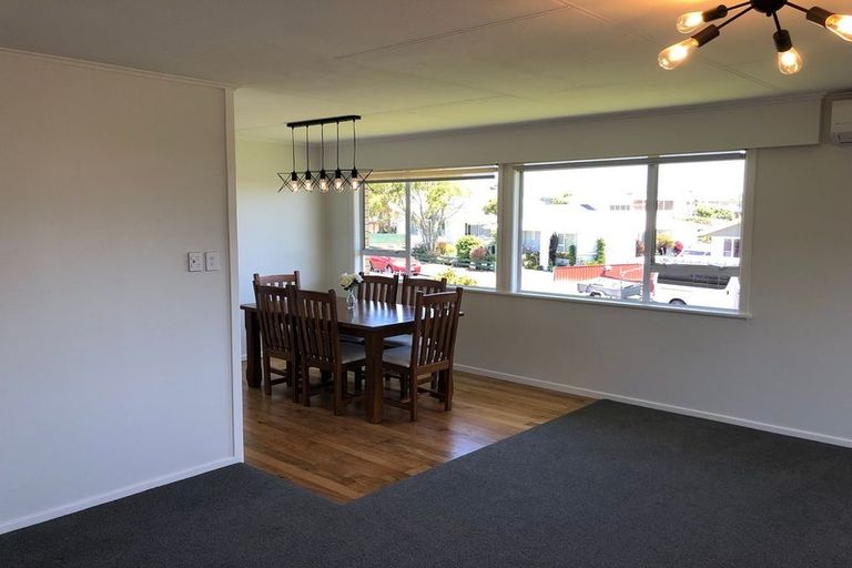 Photo of property in 2 Eton Place, Spotswood, New Plymouth, 4310