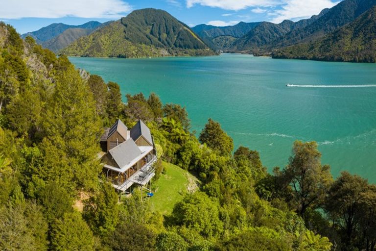 Photo of property in 556 Moetapu Bay Road, Moetapu Bay, Picton, 7282