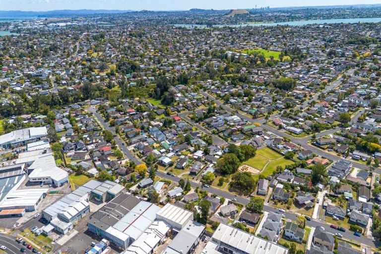 Photo of property in 36 Reelick Avenue, Pakuranga Heights, Auckland, 2010