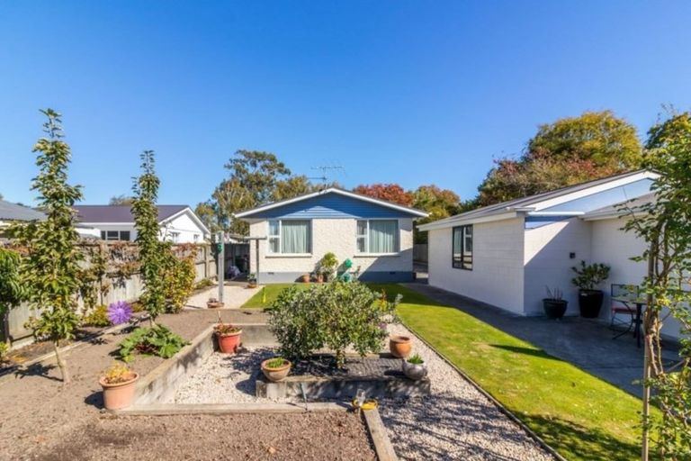 Photo of property in 424 Memorial Avenue, Burnside, Christchurch, 8053