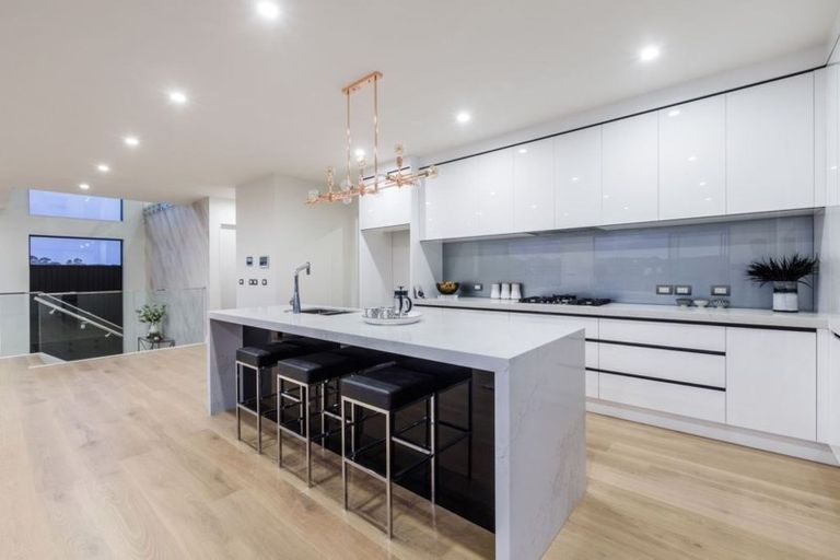 Photo of property in 42 Fernhill Way, Oteha, Auckland, 0632