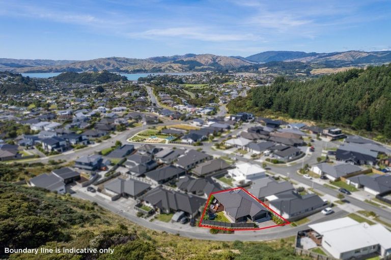 Photo of property in 2 Roundhouse Close, Whitby, Porirua, 5024