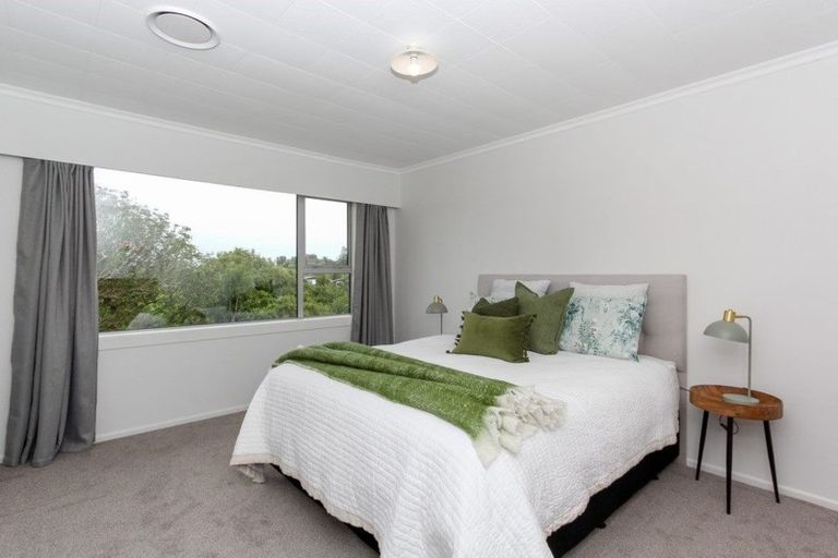 Photo of property in 30 Nevada Drive, Merrilands, New Plymouth, 4312