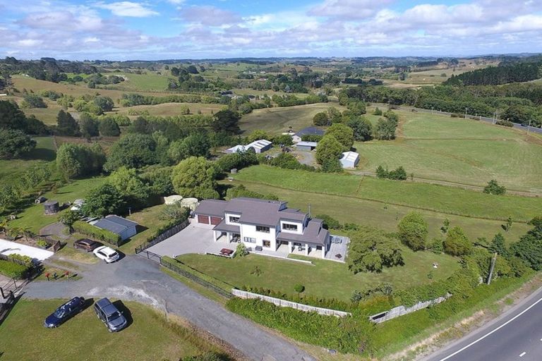 Photo of property in 315 Kahikatea Flat Road, Waitoki, Kaukapakapa, 0871