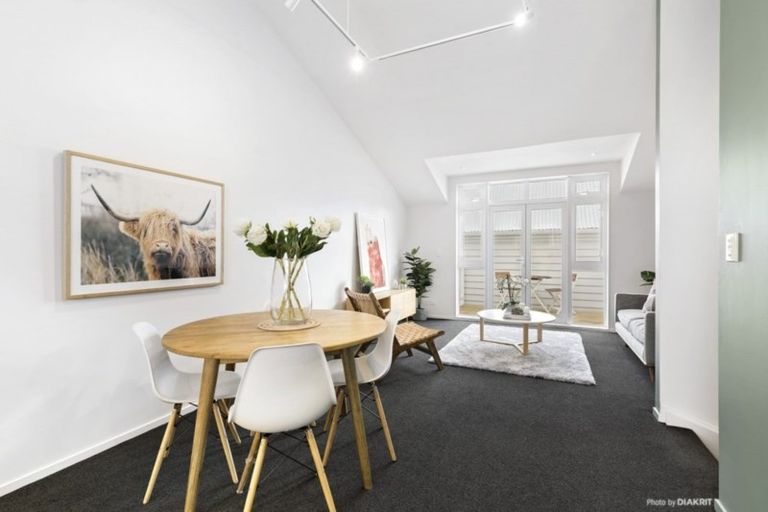 Photo of property in Pirie Street Townhouses, 19/35 Pirie Street, Mount Victoria, Wellington, 6011