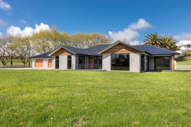 Photo of property in 34 Cowper Road, Dannevirke, 4930