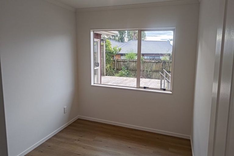 Photo of property in 8 Quartley Place, Huntington Park, Auckland, 2013