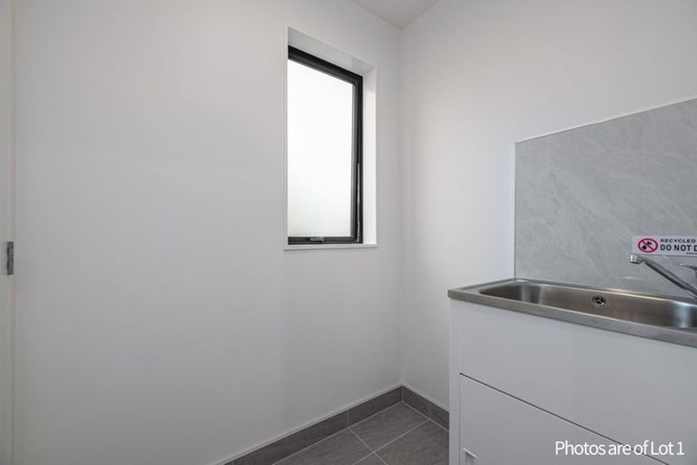 Photo of property in 5/17 Kingdale Road, Henderson, Auckland, 0610