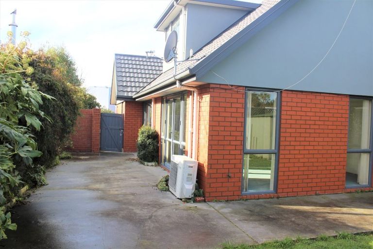 Photo of property in 183 Memorial Avenue, Burnside, Christchurch, 8053