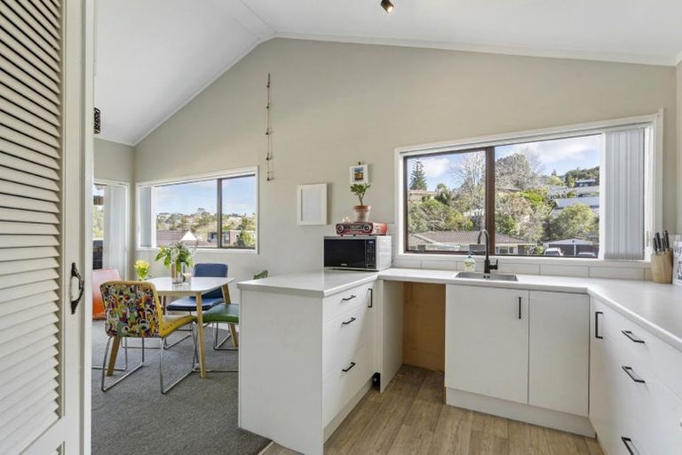 Photo of property in 1/7 Newstead Avenue, Browns Bay, Auckland, 0632