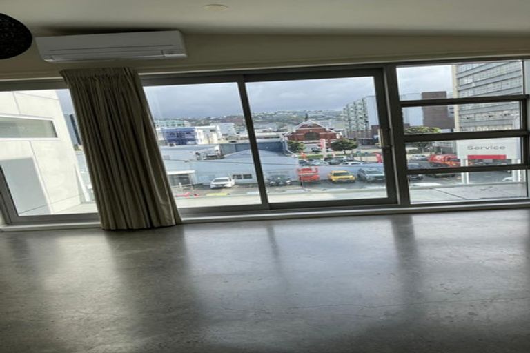Photo of property in 5/25 Home Street, Mount Victoria, Wellington, 6011