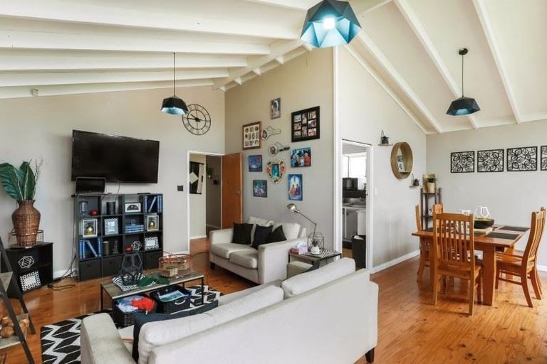 Photo of property in 11 Parker Crescent, Otara, Auckland, 2023