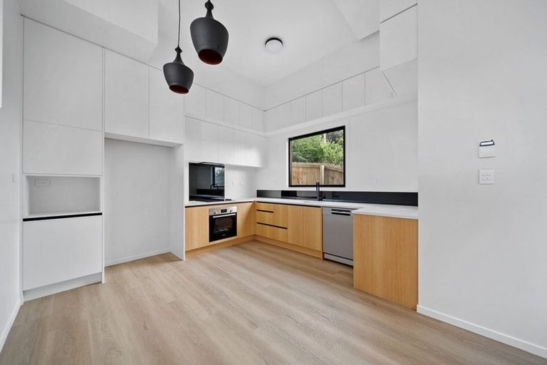 Photo of property in 6/17 Sunnyfield Crescent, Glenfield, Auckland, 0629