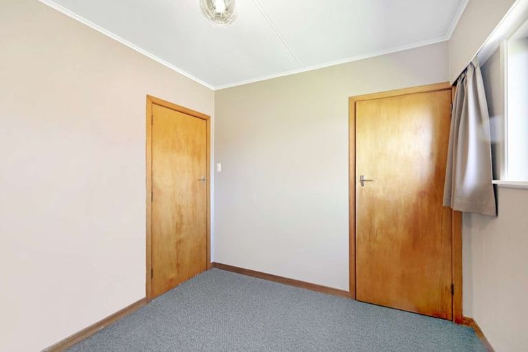 Photo of property in 9 Whakawhiti Street, Marfell, New Plymouth, 4310