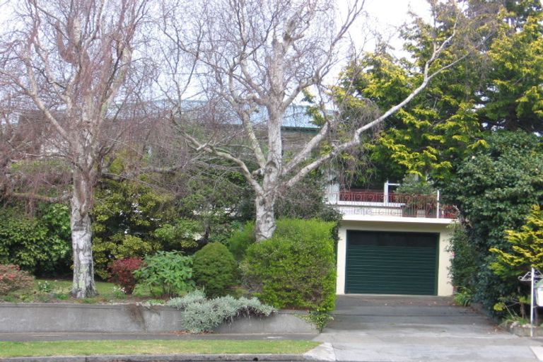 Photo of property in 5 Wigan Place, Hokowhitu, Palmerston North, 4410