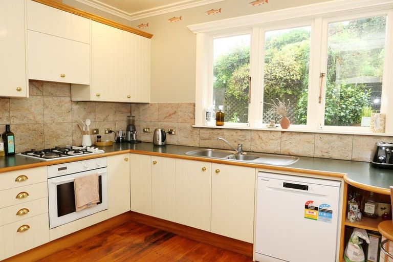 Photo of property in 13 Burwah Street, Berhampore, Wellington, 6023