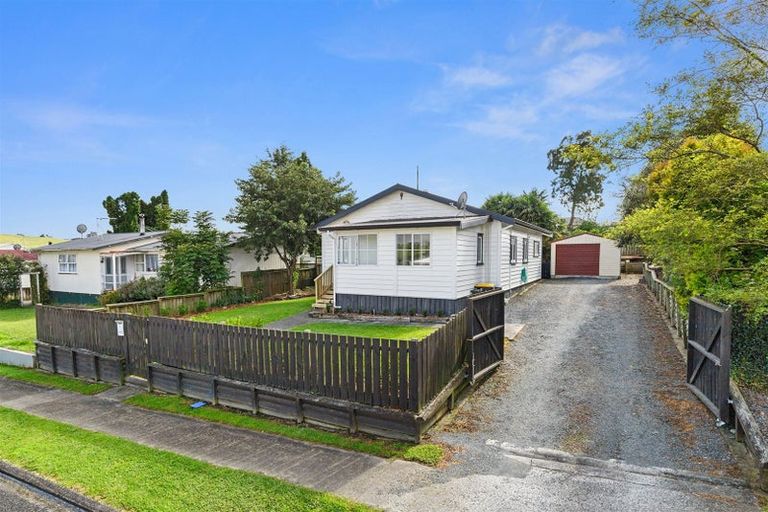 Photo of property in 14 Sain Crescent, Morrinsville, 3300