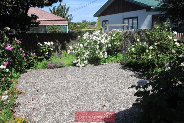 Photo of property in 37 Macandrew Road, South Dunedin, Dunedin, 9012