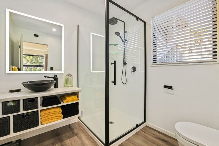 Photo of property in 15 Luxton Place, Mount Pleasant, Christchurch, 8081