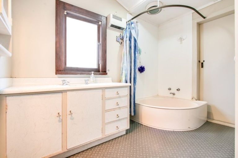 Photo of property in 101 Wellesley Road, Napier South, Napier, 4110