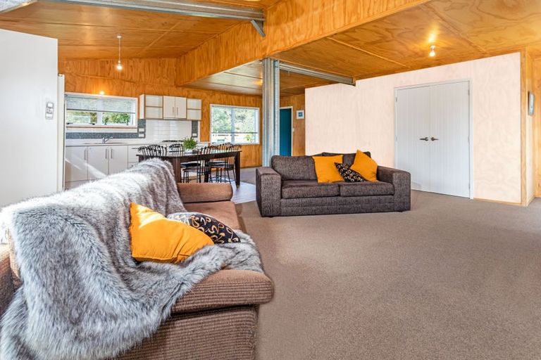 Photo of property in 2 Koromiko Drive, Coromandel, 3506