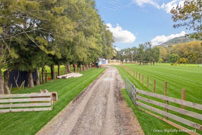 Photo of property in 405 Paekakariki Hill Road, Paekakariki Hill, Porirua, 5381