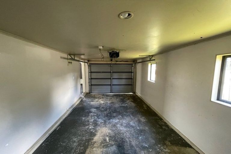 Photo of property in 1 Farnborough Crescent, Mangere, Auckland, 2022