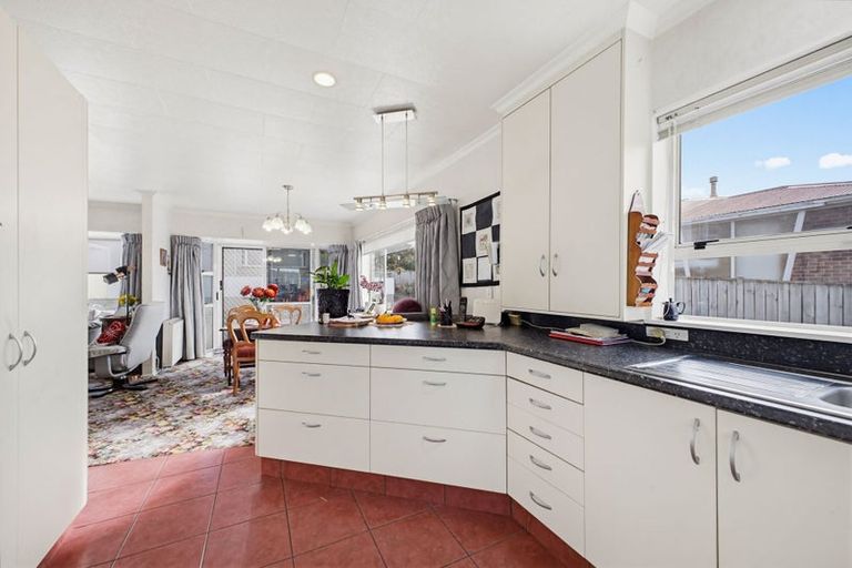 Photo of property in 66 Tukapa Street, Westown, New Plymouth, 4310
