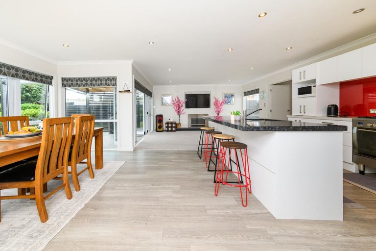 Photo of property in 67a Parnell Heights Drive, Kelvin Grove, Palmerston North, 4414